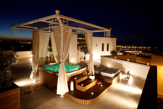 Jacuzzi-Spa_Delos_Relais-Valle-Dell-Idro_Porcelain_Teak